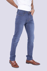 Knitted Carbon Blue jeans with yellow stitch pocket details