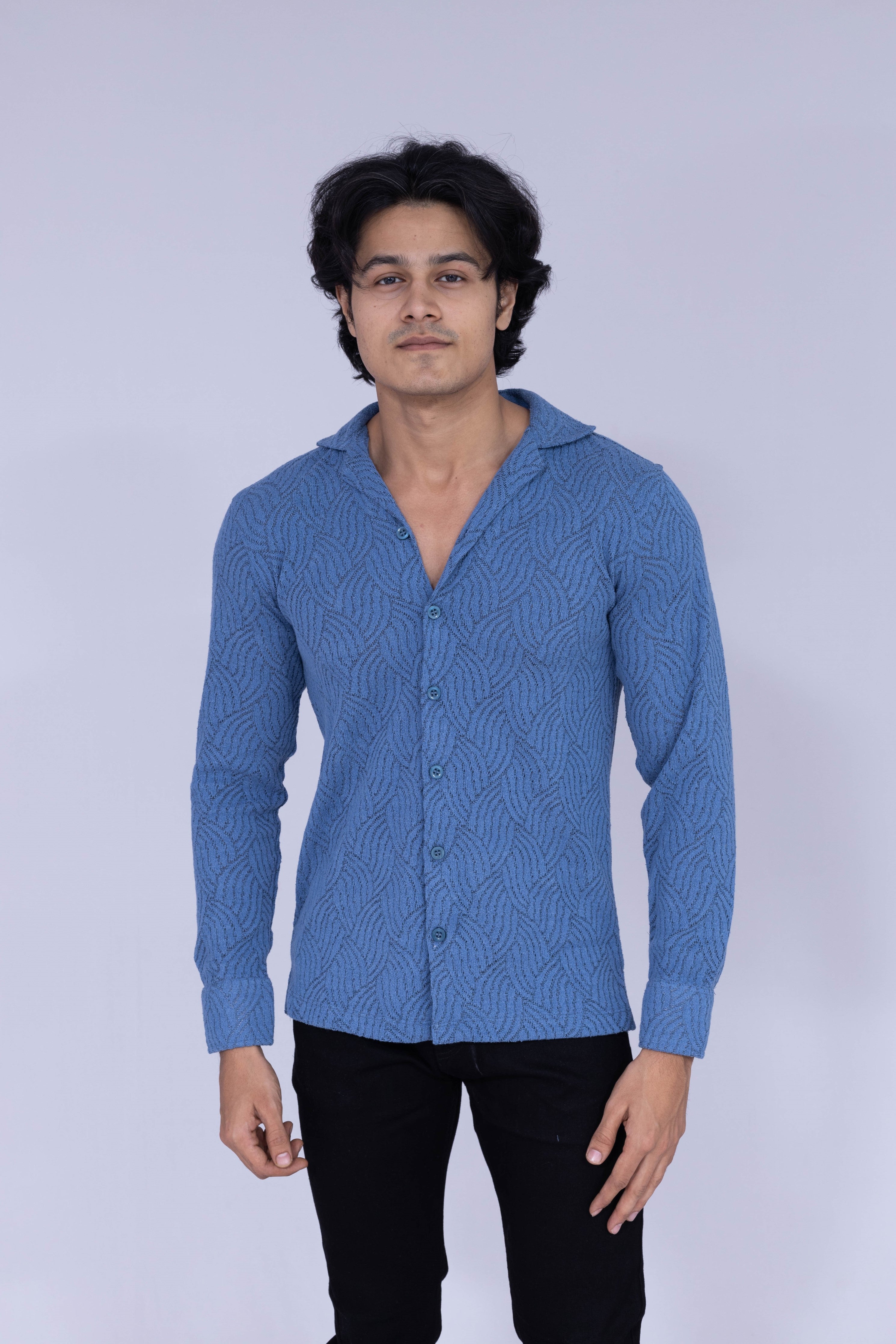 Wavy pattern light blue ink shirt