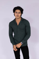 Wavy pattern bottle green shirt