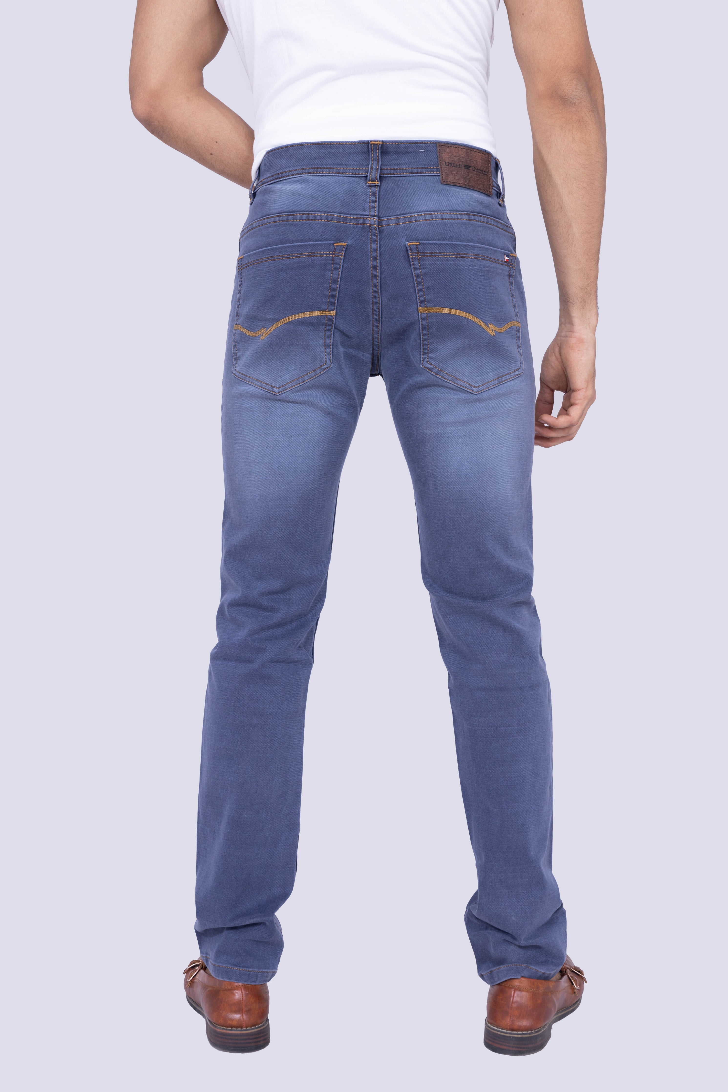 Knitted Carbon Blue jeans with yellow stitch pocket details